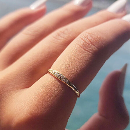 Gümüş Yüzük - Minimal Badem Sıra Taşlı 925 Ayar Gümüş Alyans