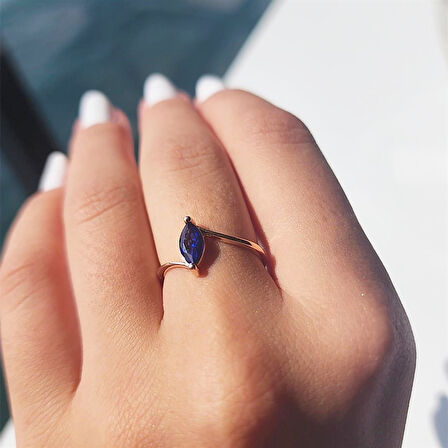 Gümüş Yüzük - 0.60 Karat Mekik Safir Taşlı Es Pırlanta Montörü 925 Ayar Gümüş Evlilik Teklifi Yüzüğü