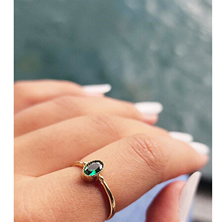 Gümüş Yüzük - 0.35 Karat Zümrüt Yeşili Taşlı Güverseli Tektaş 925 Ayar Gümüş Yüzük