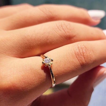 Gümüş Yüzük - 0.25 Karat Pırlanta Signity Swarovski Güverseli 925 Ayar Gümüş Tek Taş Yüzük