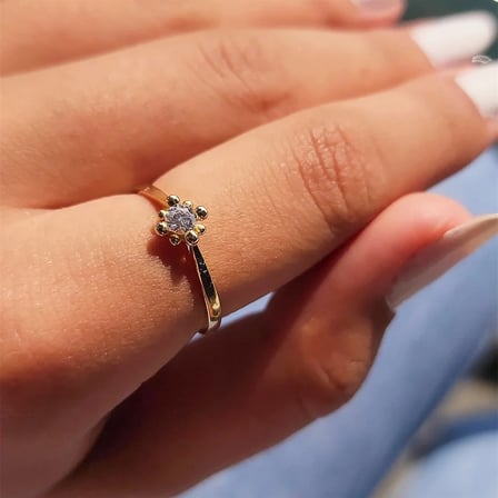 Gümüş Yüzük - 0.25 Karat Pırlanta Signity Swarovski Güverseli 925 Ayar Gümüş Tek Taş Yüzük