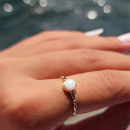 Gümüş Yüzük - Opal Taşlı Modern 925 Ayar Gümüş Tek Taş Evlilik Teklifi Yüzüğü