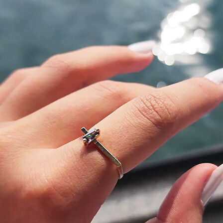 Ufuk Çizgisi Şans Totemi İnce Minimal Tasarım Mistik Topaz Taşlı Baget 925 Ayar Gümüş Yüzük