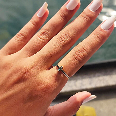 Ufuk Çizgisi Şans Totemi İnce Minimal Tasarım Mistik Topaz Taşlı Baget 925 Ayar Gümüş Yüzük