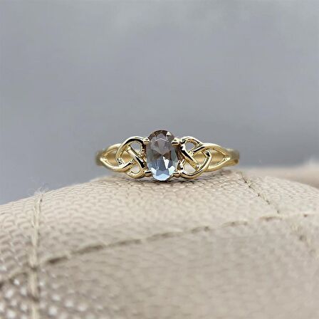 0.60 Karat Zultanit Taşlı Fantazi Modern Tasarım 14 Ayar Altın Evlilik Alyansı