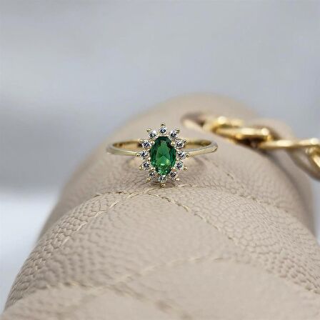 1,05 Karat Zümrüt Yeşili Taşlı 0.30 Karat Pırlanta(Signty)Taşlı Vintage Tasarım 14 Ayar Altın Yüzük