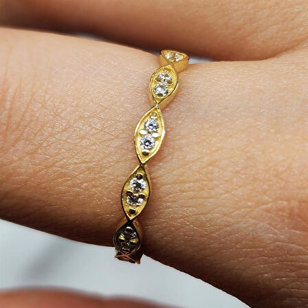 Gümüş Yüzük - Göz Sıralı Swarovski (Zirkon) Taşlı Minimal Modern Tasarım 925 Ayar Alynas Gümüş Yüzük