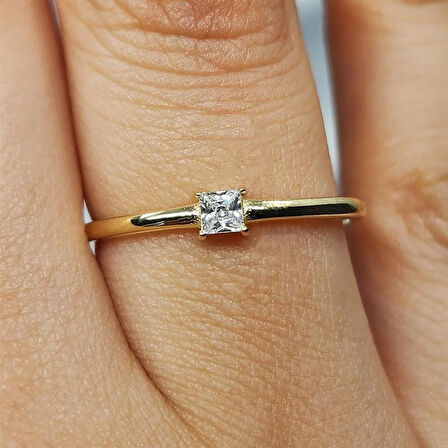 Gümüş Yüzük - Kare Tasarım Swaroski (Zirkon)Taşlı Modern Minimal Tasarım Tektaş 925 Ayar Gümüş Yüzük