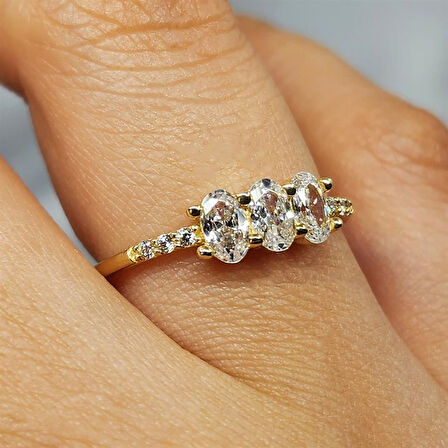 Gümüş Yüzük - 0.60 Karat Zirkon Oval Taşlı Tria Fantezi 925 Ayar Gümüş Evlilik Teklifi Yüzüğü