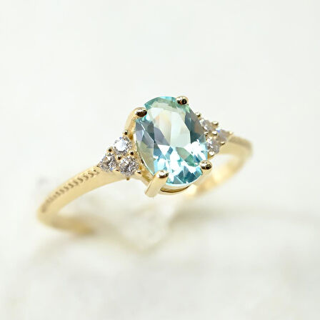 Oval Kesim Blue Topaz Yan Zirkon Taşlı Modern Tasarım 14 Ayar Altın Kadın Yüzük Günlük-Hediyelik