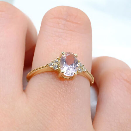 Oval Kesim Pembe Safir Yan Zirkon Taşlı Tektaş Modern 14 Ayar Altın Kadın Yüzük Günlük-Hediyelik