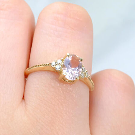 Oval Kesim Pembe Safir Yan Zirkon Taşlı Tektaş Modern 14 Ayar Altın Kadın Yüzük Günlük-Hediyelik