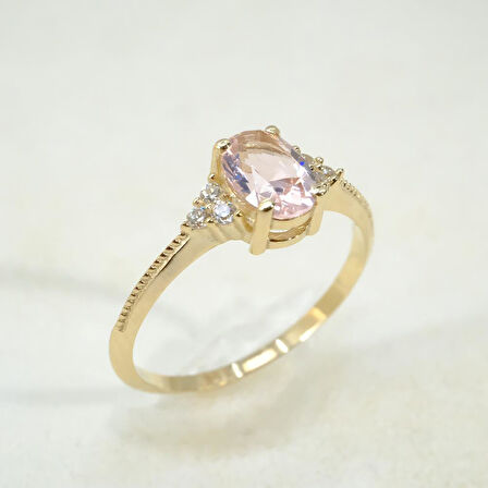 Oval Kesim Pembe Safir Yan Zirkon Taşlı Tektaş Modern 14 Ayar Altın Kadın Yüzük Günlük-Hediyelik