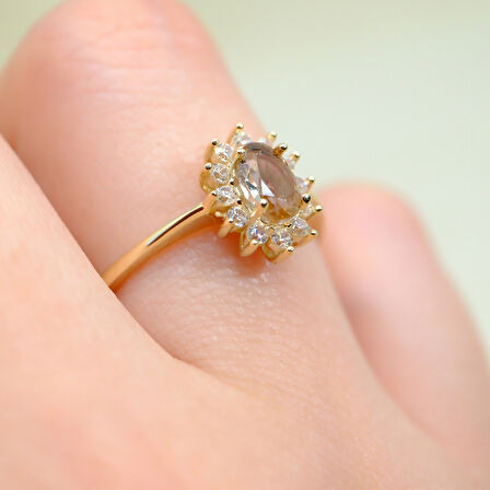 Oval Kesim Zultanit Yan Zirkon Taşlı Modern 14 Ayar Altın Kadın Tektaş Yüzük Günlük-Hediyelik