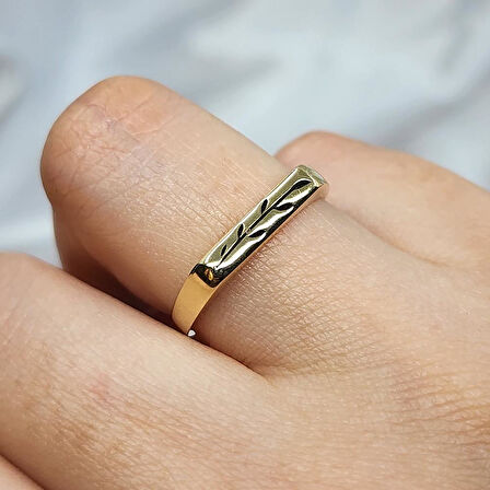 Gümüş Yüzük - Yaprak İşlemeli Modern Tasarım 925 Ayar Gümüş Yüzük