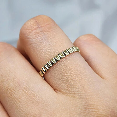 Gümüş Yüzük - Gösterişli Geometrik Kesim Modern Tasarım 925 Ayar Gümüş Yüzük 