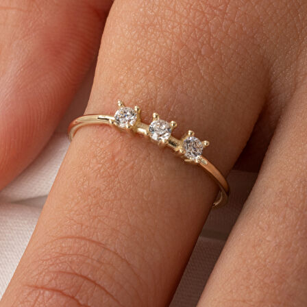 Gümüş Yüzük - Swarovski Tria Taşlı Modern Tasarım 925 Ayar Gümüş Yüzük