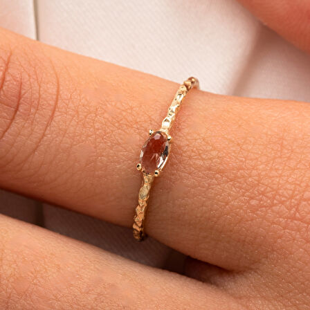 Gümüş Yüzük - Zultanit Taşlı El Yapımı Dövülü Minimal Tasarım Tektaş 925 Ayar Gümüş Yüzük