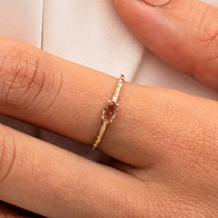 Gümüş Yüzük - Zultanit Taşlı El Yapımı Dövülü Minimal Tasarım Tektaş 925 Ayar Gümüş Yüzük