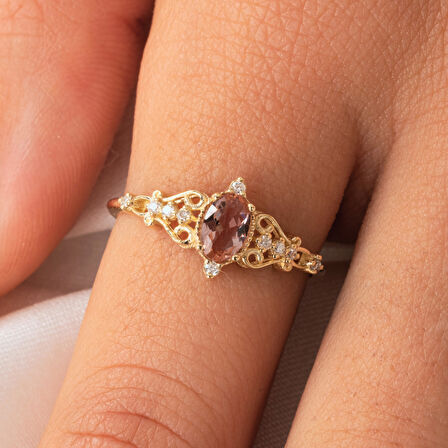 Altın Yüzük - 0.08 Karat Pırlanta 0.50 Karat Zultanit Taşlı Evlilik Teklifi 14 Ayar Altın Yüzük