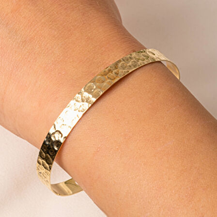 Altın Bilezik - Dövülü El İşçiliği Yeni Tarz Kelepçe 14 Ayar Altın Bilezik