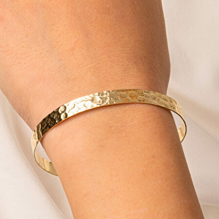 Altın Bilezik - Dövülü El İşçiliği Yeni Tarz Kelepçe 14 Ayar Altın Bilezik