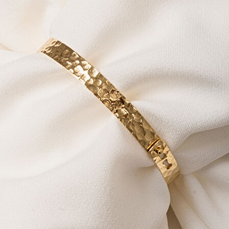 Altın Bilezik - Dövülü El İşçiliği Yeni Tarz Kelepçe 14 Ayar Altın Bilezik