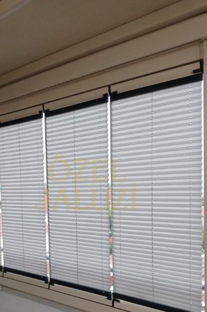 Beyaz Cam Balkon Ve Ofis Plisse Perde( Plain001)