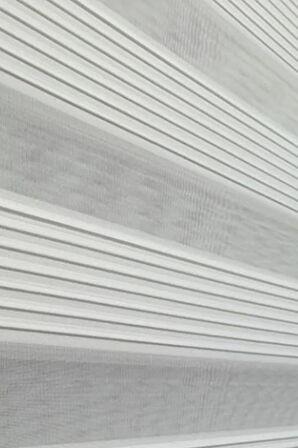 Beyaz Dar Piliseli Zebra Perde