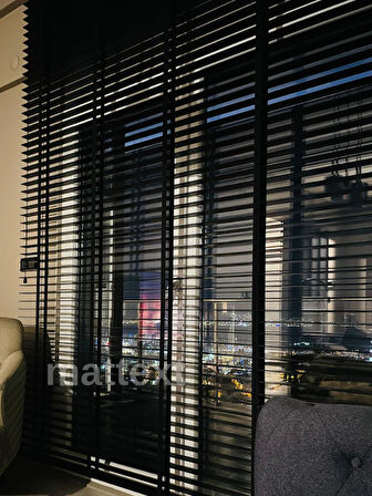 Siyah Redektörlü Kurdelalı Ahşap Jaluzi