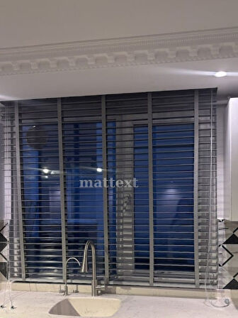 Gri Redektörlü Kurdelalı Ahşap Jaluzi