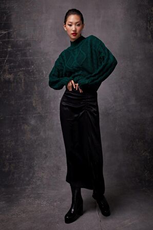 Koyu Yeşil Örgü Desenli Kısa Kazak SWK4306KY