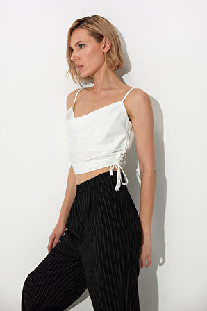 Beyaz Yanları Büzgülü Askılı Büstiyer SS23CT4735BE