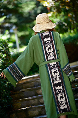 Doğal Tonlarda Geniş Kenarlı Rafya Şapka