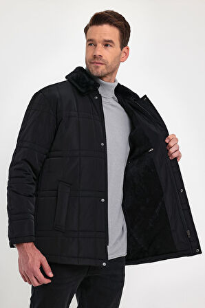 Erkek Siyah Standart Fit Normal Kesim Kürklü Çıkartılabilir Yaka Çıtçıt Detaylı Fermuarlı İçi Kürklü Kışlık Mont