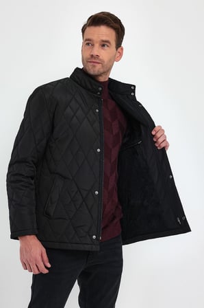 Erkek Siyah Standart Fit Normal Kesim İçi Kürklü Dik Yaka Çıtçıtlı Dolgulu Desenli Overcoat