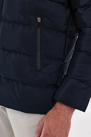 Erkek Lacivert Standart Fit Normal Kesim İçi Kürklü Çıkmalı Kapüşon Dik Yaka Mont