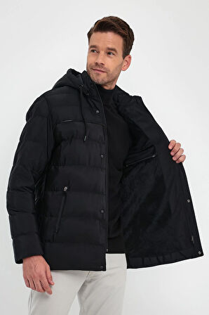 Erkek Siyah Standart Fit Normal Kesim İçi Kürklü Çıkmalı Kapüşon Dik Yaka Mont