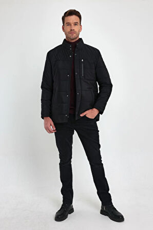 Erkek Siyah Standart Fit Normal Kesim İçi Kürklü Dik Yaka Çıtçıt Detaylı Fermuarlı Kışlık Mont