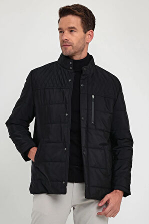 Erkek Siyah Standart Fit Normal Kesim İçi Kürklü Dik Yaka Çıtçıt Detaylı Fermuarlı Kışlık Mont