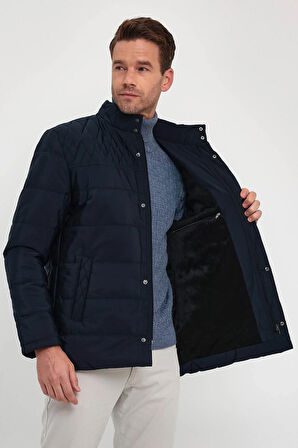 Erkek Lacivert Standart Fit Normal Kesim İçi Kürklü Dik Yaka Çıtçıt Detaylı Fermuarlı Kışlık Mont