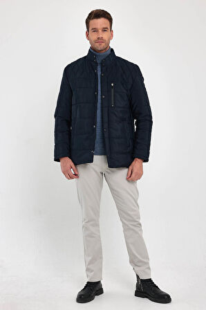 Erkek Lacivert Standart Fit Normal Kesim İçi Kürklü Dik Yaka Çıtçıt Detaylı Fermuarlı Kışlık Mont