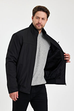 Siyah İçi Kalın Kürklü Hakim Yakalı Rüzgar Ve Su Geçirmez Mont&Kaban