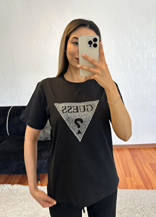 Marka Muadil Üçgen Taş Baskı T-Shirt Siyah