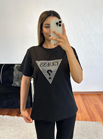 Marka Muadil Üçgen Taş Baskı T-Shirt Siyah