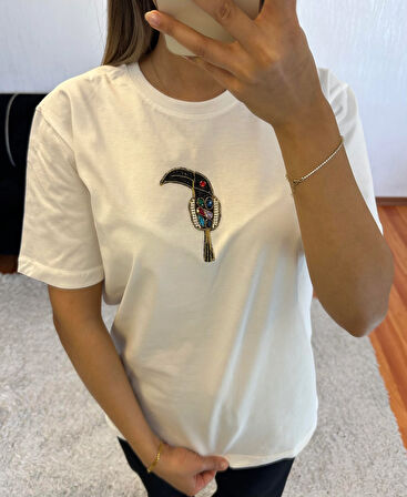 Marka Muadil Kaz Mec Zincir Taşlı T-Shirt Kırık Beyaz