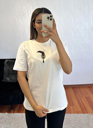Marka Muadil Kaz Mec Zincir Taşlı T-Shirt Kırık Beyaz