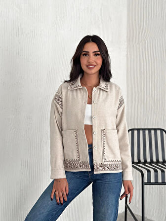 KADIN KREM DESENLİ BÜYÜK CEP DETAYLI CEKET