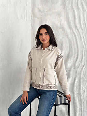 KADIN KREM DESENLİ BÜYÜK CEP DETAYLI CEKET