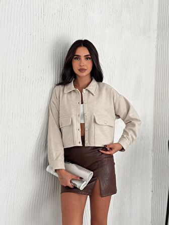 KADIN KREM CEP DETAYLI YAKALI CEKET / GÖMLEK